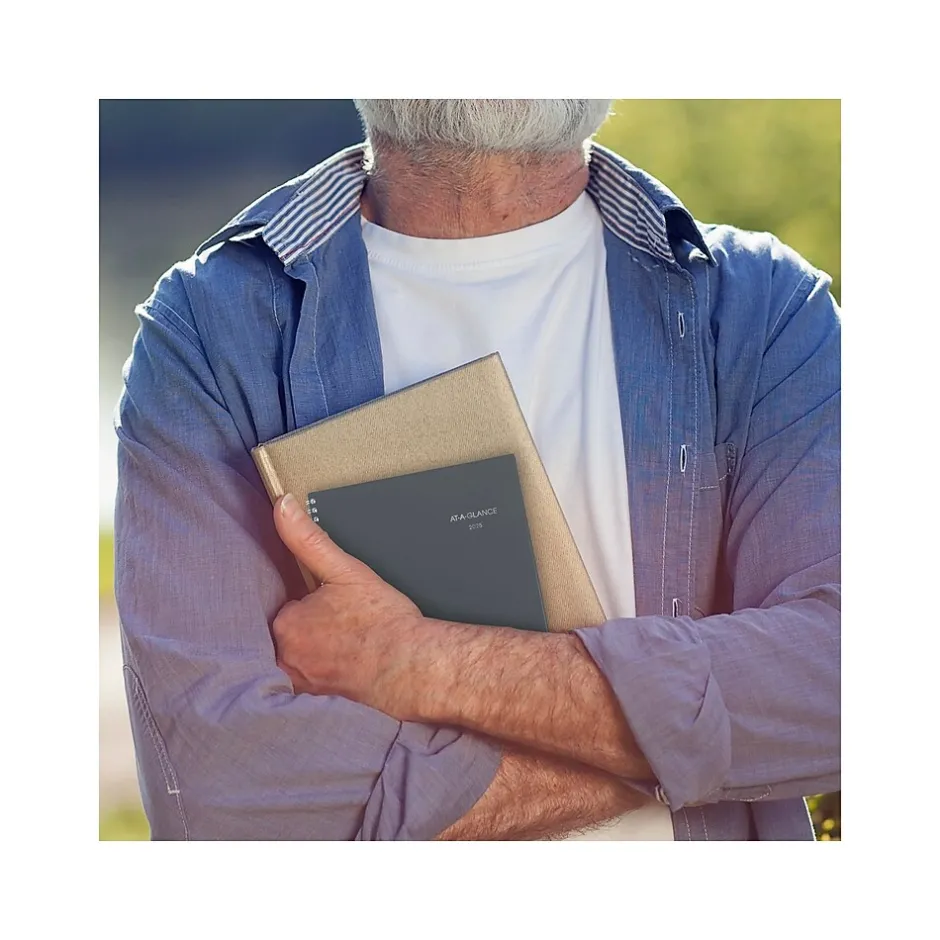 AT-A-GLANCE 2025 DayMinder 5" x 8" Weekly & Monthly Planner, Plastic Cover, Gray (GC200-07-25) New