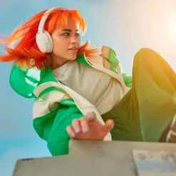 Bose QuietComfort Wireless Active Noise Cancelling Over-the-Ear Headphones, White Smoke (884367-0200)