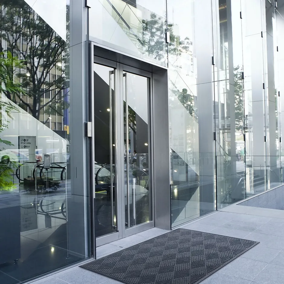 Floor Mats<Coastwide Professional ™ Commercial Wiper/Scraper Floor Mat, 4' x 6', Charcoal (CW23071)