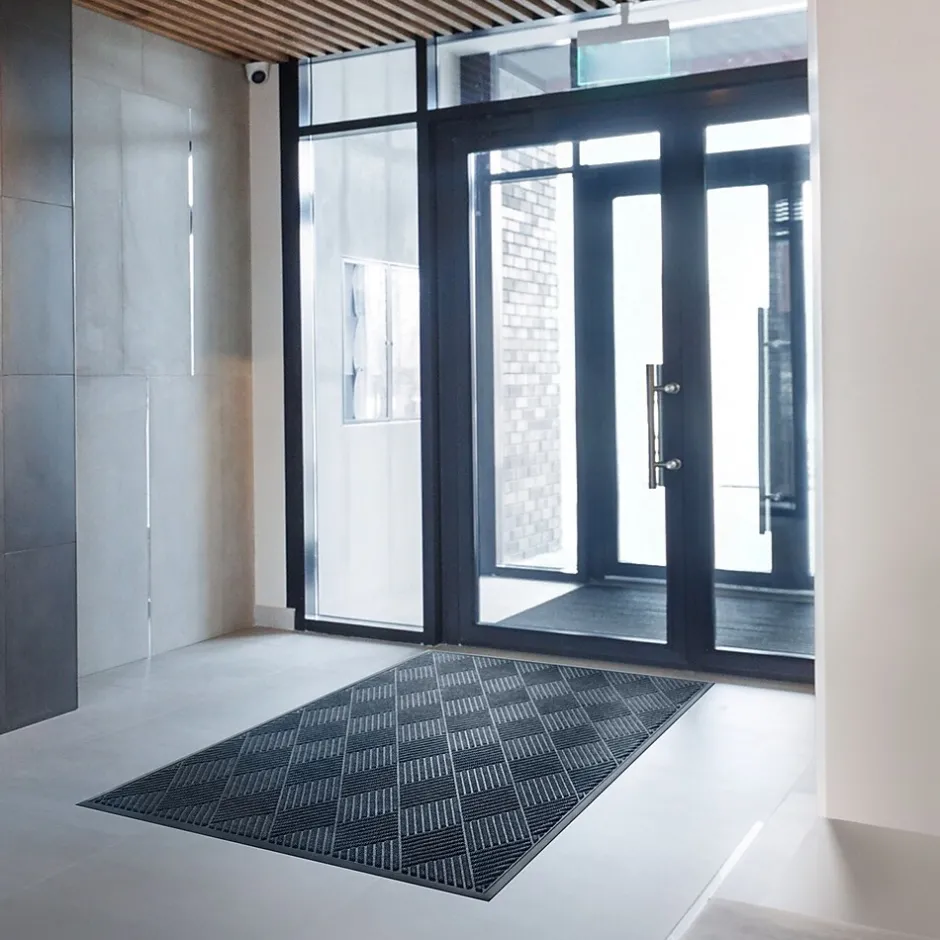 Floor Mats<Coastwide Professional ™ Commercial Wiper/Scraper Floor Mat, 4' x 6', Charcoal (CW23071)