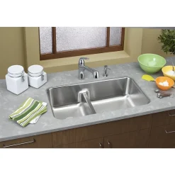 Sinks<Elkay Lustertone Stainless Steel 32-1/16" x 18-1/2" x 9", 40/60 Double Bowl Undermount Sink with Aqua Divide (ELUHAQD32179)