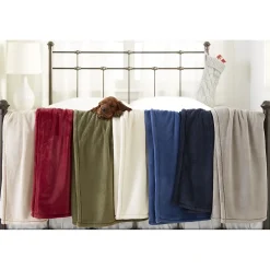 L.L.Bean Wicked Plush Throw, Deep Blue, Large (0SAG202000)