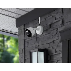 Security Cameras & Systems<Lorex Fusion 4K 8.0-MP 12-Camera-Capable 2-TB DVR System with 4 Wired Smart Deterrence Cameras, White (D881A82B-8DA4-E)