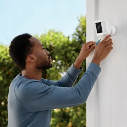 Security Cameras & Systems<Ring  Spotlight Cam Plus Outdoor Wireless Security Camera, Black (B09J6BCPHG)